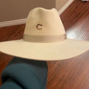 Charlie 1 Horse Cream Hat